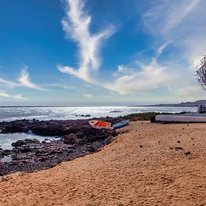 https://ocean-tiny-house-en-casa-azul.in-canary-islands.com