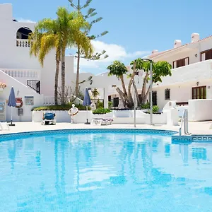 https://seaview-port-royal-los-cristianos-heated-pool-wifi.tenerifehoteles.net